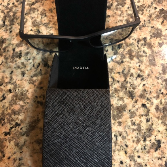 Prada sunglasses - Picture 7 of 7